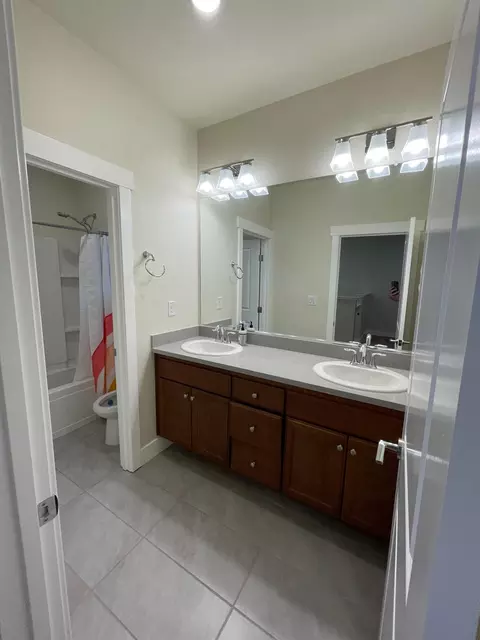 Bath - 2432 Mozart Ave, Lathrop, CA 95330 photo 1 of 2