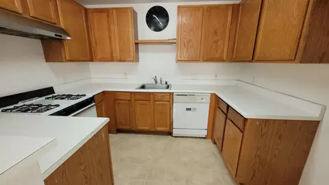 Kitchen - 565 Peerless Way #210, Tracy, CA 95376 photo 1 of 1