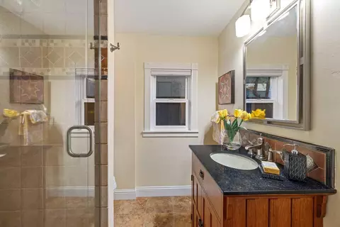 Bath - 5 Simmons Way, Davis, CA 95616 photo 1 of 2