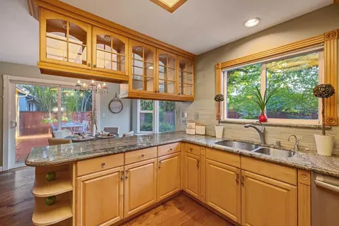 Kitchen - 5 Simmons Way, Davis, CA 95616 photo 4 of 5