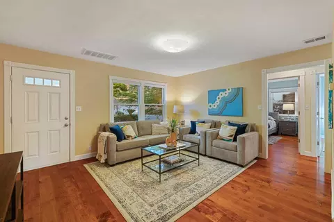 Living - 5 Simmons Way, Davis, CA 95616 photo 2 of 3
