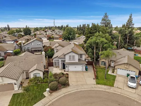 View/Area - 915 Eucalyptus Ct, Lodi, CA 95242 photo 1 of 13