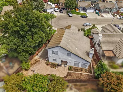 View/Area - 915 Eucalyptus Ct, Lodi, CA 95242 photo 7 of 13