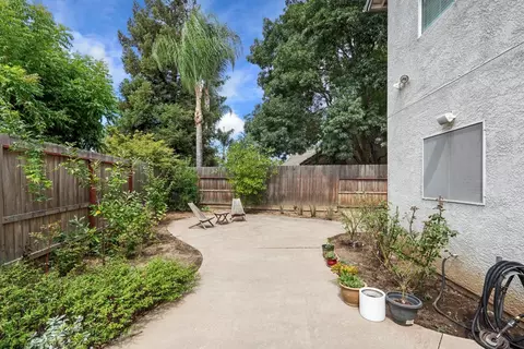 Exterior - 915 Eucalyptus Ct, Lodi, CA 95242 photo 6 of 13