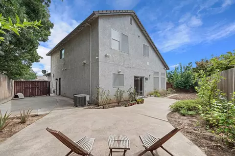 Exterior - 915 Eucalyptus Ct, Lodi, CA 95242 photo 7 of 13