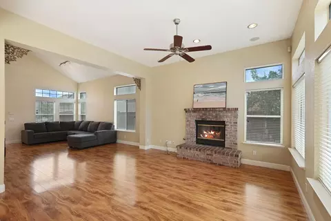 Living - 915 Eucalyptus Ct, Lodi, CA 95242 photo 7 of 7