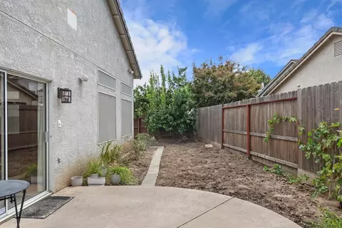 Exterior - 915 Eucalyptus Ct, Lodi, CA 95242 photo 10 of 13