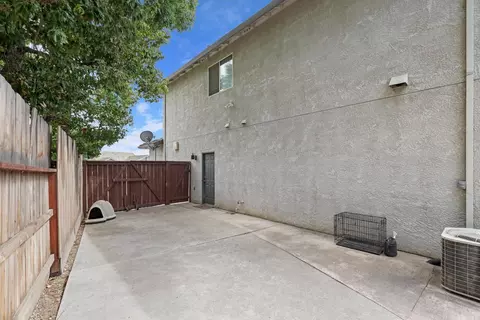 Exterior - 915 Eucalyptus Ct, Lodi, CA 95242 photo 9 of 13