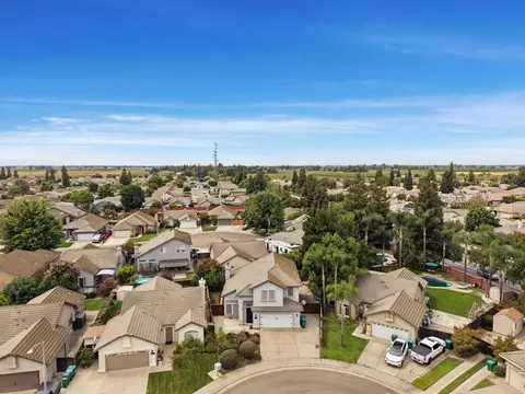 View/Area - 915 Eucalyptus Ct, Lodi, CA 95242 photo 2 of 13