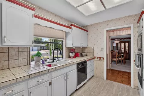 Kitchen - 373 Concord Ct, Manteca, CA 95336 photo 2 of 3