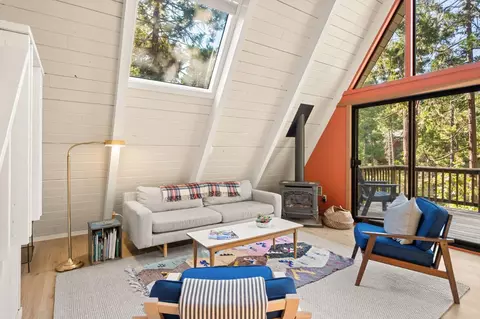 Living - 2950 Placer Way, Arnold, CA 95223 photo 2 of 3
