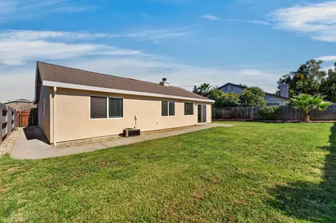 Exterior - 118 Corbin Dr, Wheatland, CA 95692 photo 6 of 7