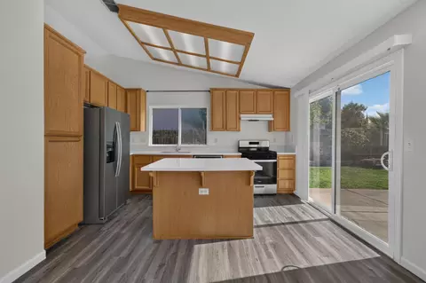 Kitchen - 118 Corbin Dr, Wheatland, CA 95692 photo 2 of 4