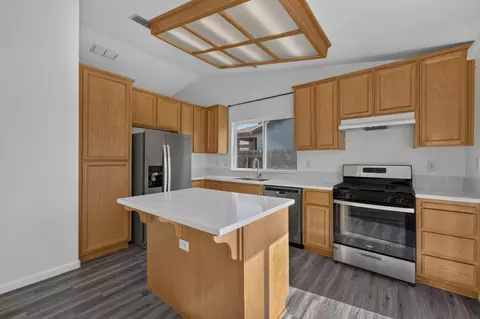 Kitchen - 118 Corbin Dr, Wheatland, CA 95692 photo 3 of 4