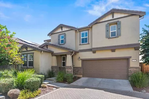 14 Cliff Breeze Pl, Sacramento, CA 95835