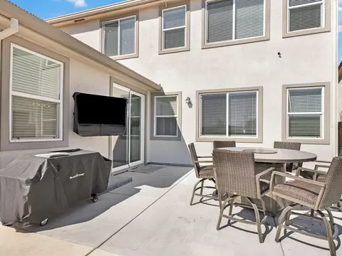 Exterior - 2104 Melody Ln, Modesto, CA 95355 photo 8 of 8