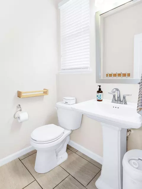 Bath - 2104 Melody Ln, Modesto, CA 95355 photo 3 of 11