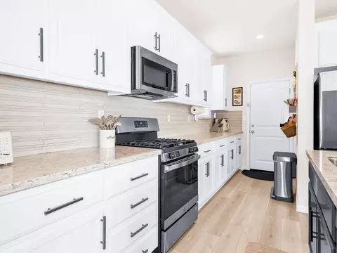 Kitchen - 2104 Melody Ln, Modesto, CA 95355 photo 5 of 8