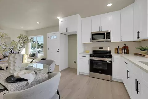 Kitchen - 5486 Feather River Blvd, Olivehurst, CA 95961 photo 3 of 4