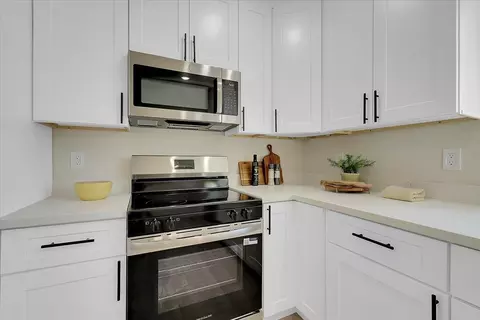 Kitchen - 5486 Feather River Blvd, Olivehurst, CA 95961 photo 4 of 4