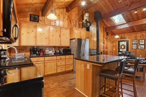 Kitchen - 25127 Abraham Ave, Mi Wuk Village, CA 95346 photo 2 of 5