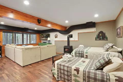 Bedroom - 25127 Abraham Ave, Mi Wuk Village, CA 95346 photo 5 of 7