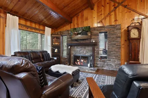 Living - 25127 Abraham Ave, Mi Wuk Village, CA 95346 photo 5 of 8