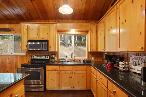 Kitchen - 25127 Abraham Ave, Mi Wuk Village, CA 95346 photo 3 of 5