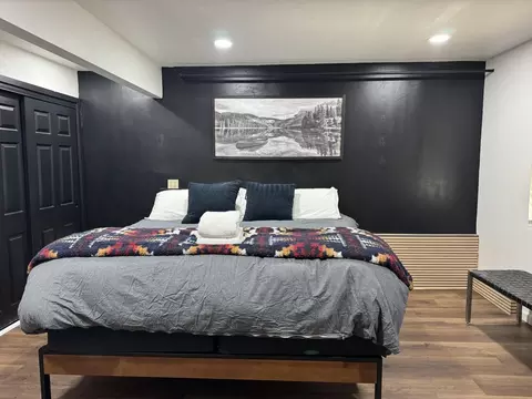 Bedroom - 25127 Abraham Ave, Mi Wuk Village, CA 95346 photo 1 of 7