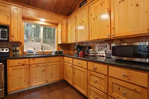 Kitchen - 25127 Abraham Ave, Mi Wuk Village, CA 95346 photo 5 of 5