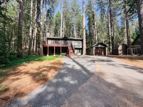 Exterior - 25127 Abraham Ave, Mi Wuk Village, CA 95346 photo 4 of 16