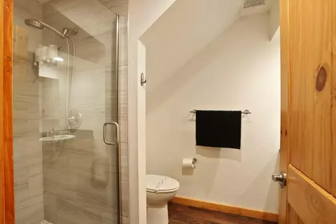 Bath - 25127 Abraham Ave, Mi Wuk Village, CA 95346 photo 4 of 5