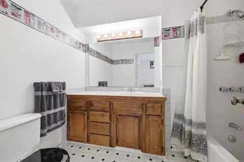 Bath - 184 Mccormick Dr, Sonora, CA 95370 photo 4 of 5