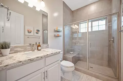 Bath - 968 Dusty Stone Loop, Rocklin, CA 95765 photo 4 of 5