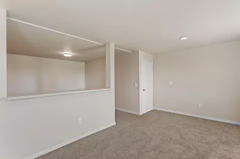 Living - 301 Elverta Mdws, Elverta, CA 95626 photo 5 of 5