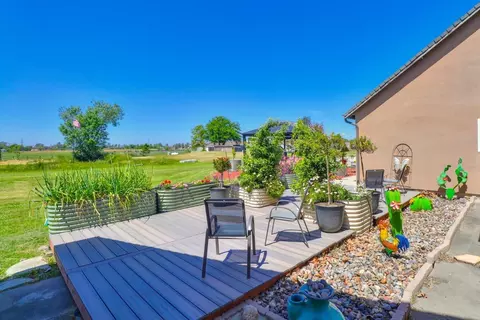 Exterior - 301 Elverta Mdws, Elverta, CA 95626 photo 7 of 13