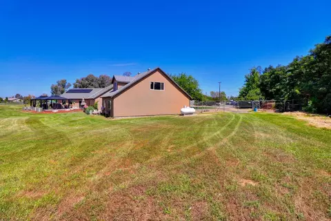 Exterior - 301 Elverta Mdws, Elverta, CA 95626 photo 11 of 13