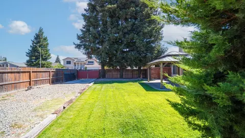 Exterior - 831 Sugar Pine Dr, Lathrop, CA 95330 photo 9 of 12