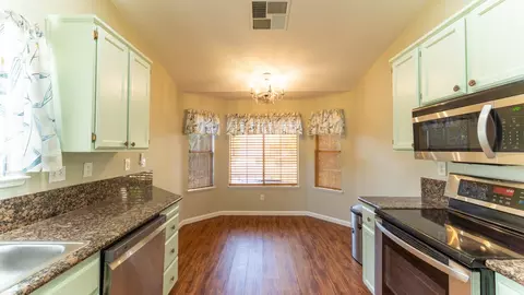 Kitchen - 831 Sugar Pine Dr, Lathrop, CA 95330 photo 2 of 2
