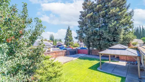Exterior - 831 Sugar Pine Dr, Lathrop, CA 95330 photo 10 of 12