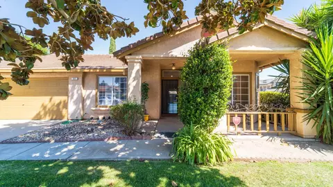 Exterior - 831 Sugar Pine Dr, Lathrop, CA 95330 photo 3 of 12