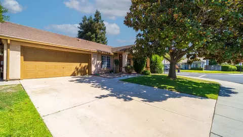 Exterior - 831 Sugar Pine Dr, Lathrop, CA 95330 photo 6 of 12