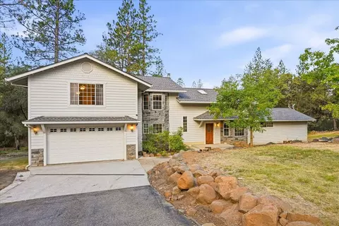 16302 Cook Rd, Rough And Ready, CA 95975