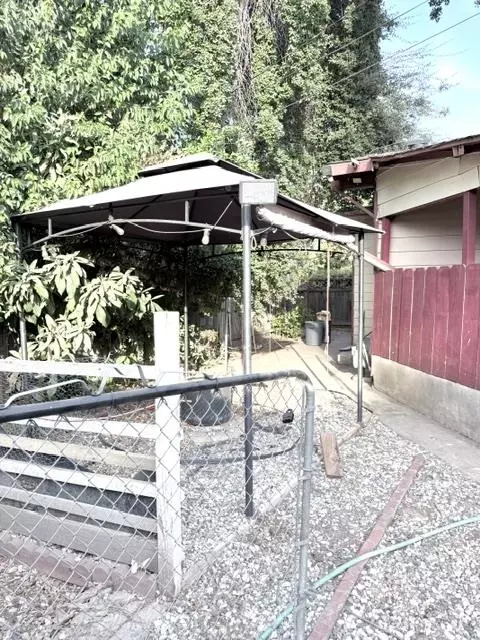 Exterior - 1927 I St, Merced, CA 95340 photo 5 of 6