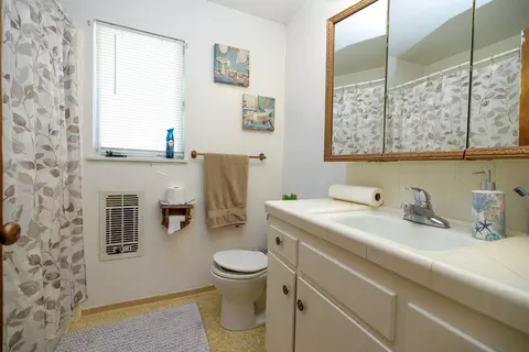 Bath - 455 Albers, Modesto, CA 95357 photo 3 of 3