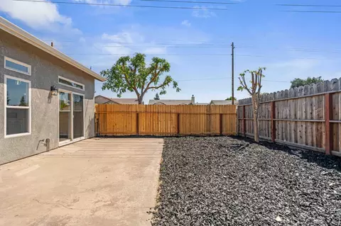 Exterior - 360 Sunbird Dr, Turlock, CA 95382 photo 4 of 7