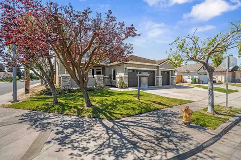 Exterior - 360 Sunbird Dr, Turlock, CA 95382 photo 2 of 7