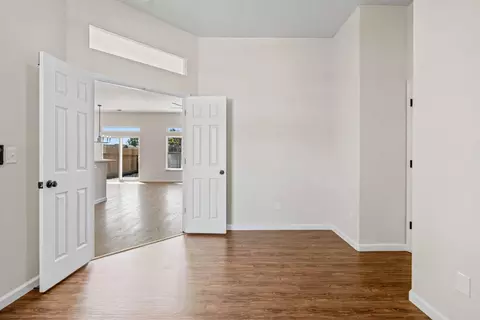 Entry Way - 360 Sunbird Dr, Turlock, CA 95382 photo 2 of 4