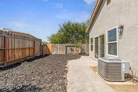 Exterior - 360 Sunbird Dr, Turlock, CA 95382 photo 5 of 7