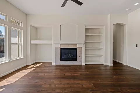 Living - 360 Sunbird Dr, Turlock, CA 95382 photo 2 of 4